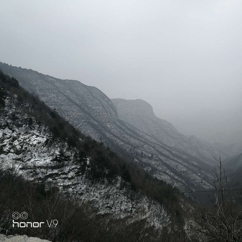 河南眾光生態(tài)新材料有限公司開工前先去登登山,而且還是雪山
